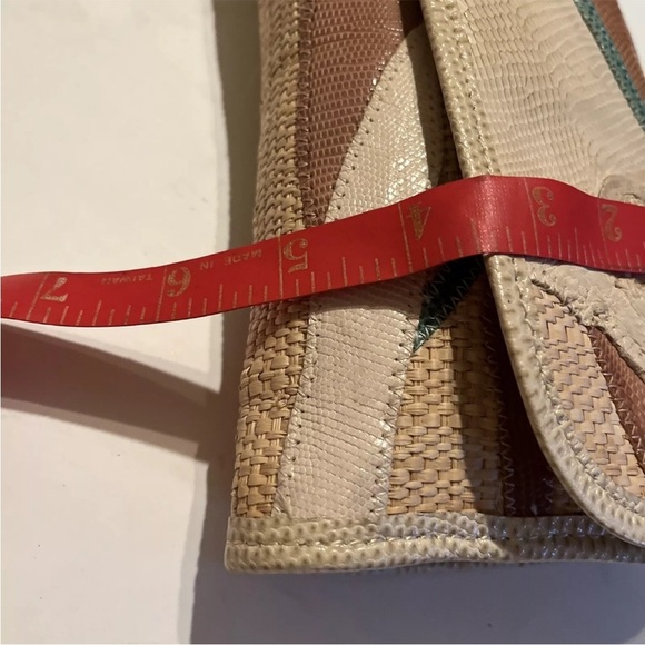Vtg Carlos Falchi Tan Straw Snake Print Geometrical Boho Flat Underarm Purse Bag - Picture 7 of 9